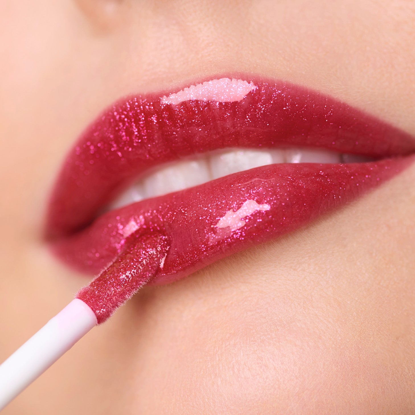 WONDER BLADING Top Gloss - Red Glitter